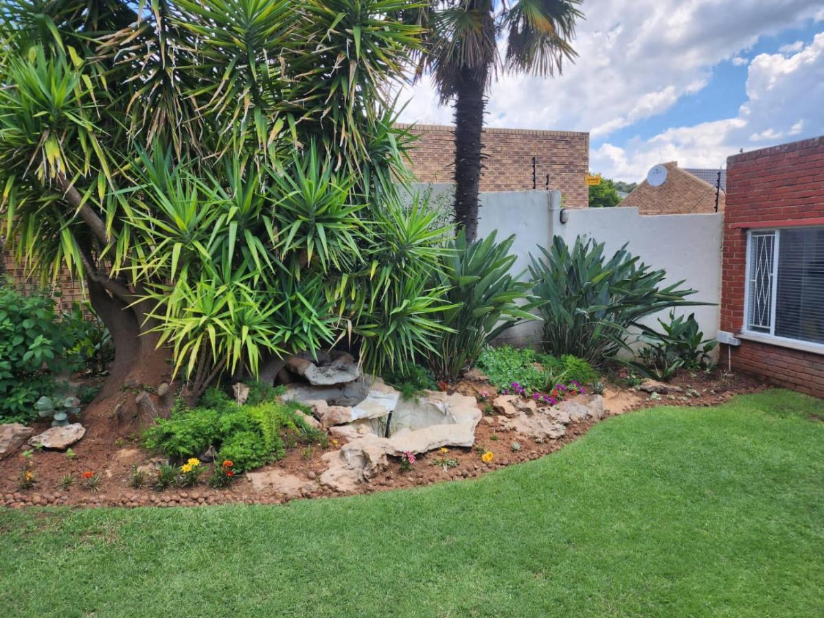 Sibella Guest House Bloemfontein Exterior photo